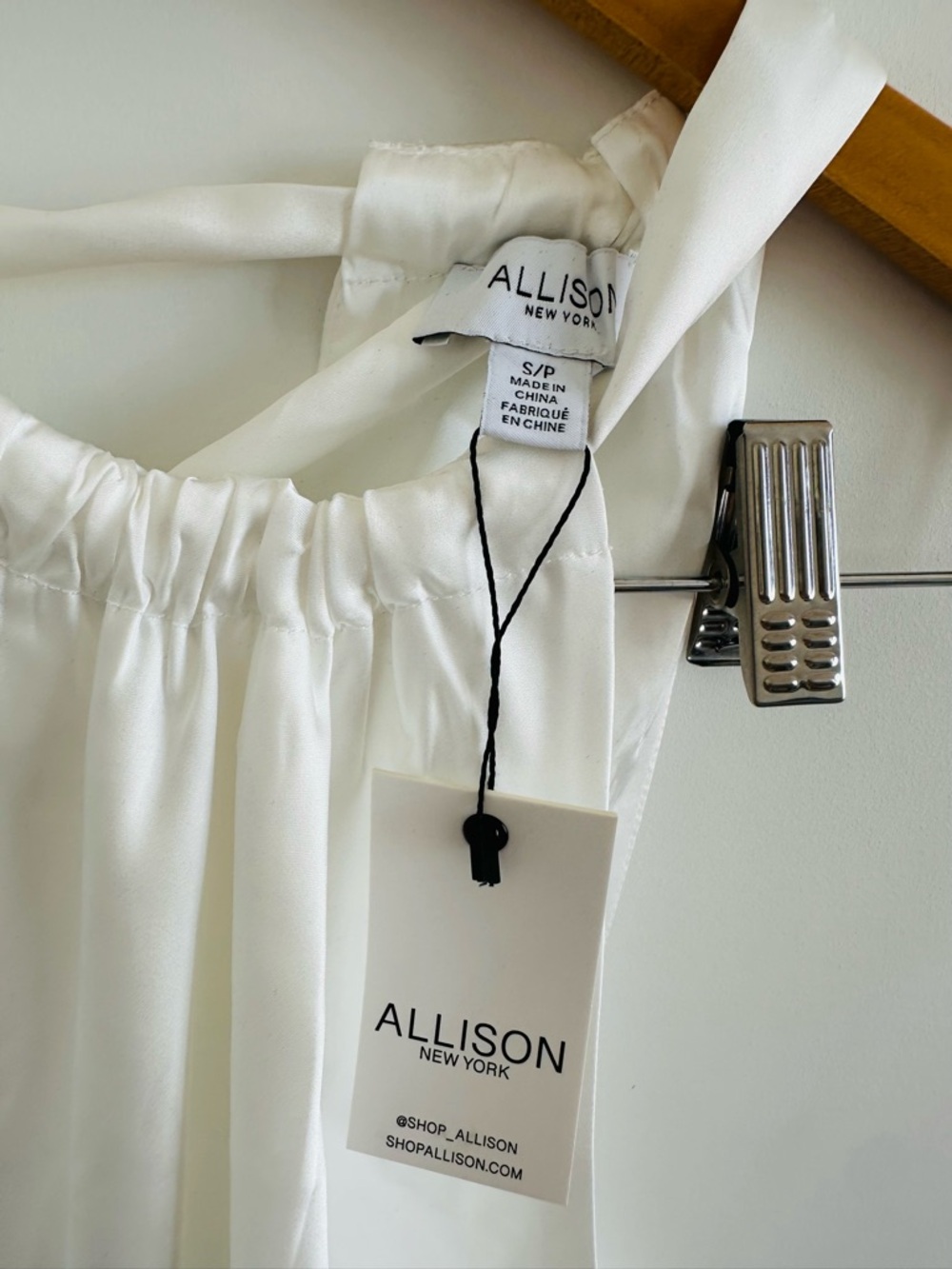 Allison New York White Halter Top - Picture 5 of 6